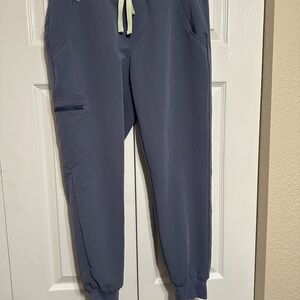 FIGS | Gray Zamora Jogger 6 Pocket Scrub Pants - Medium